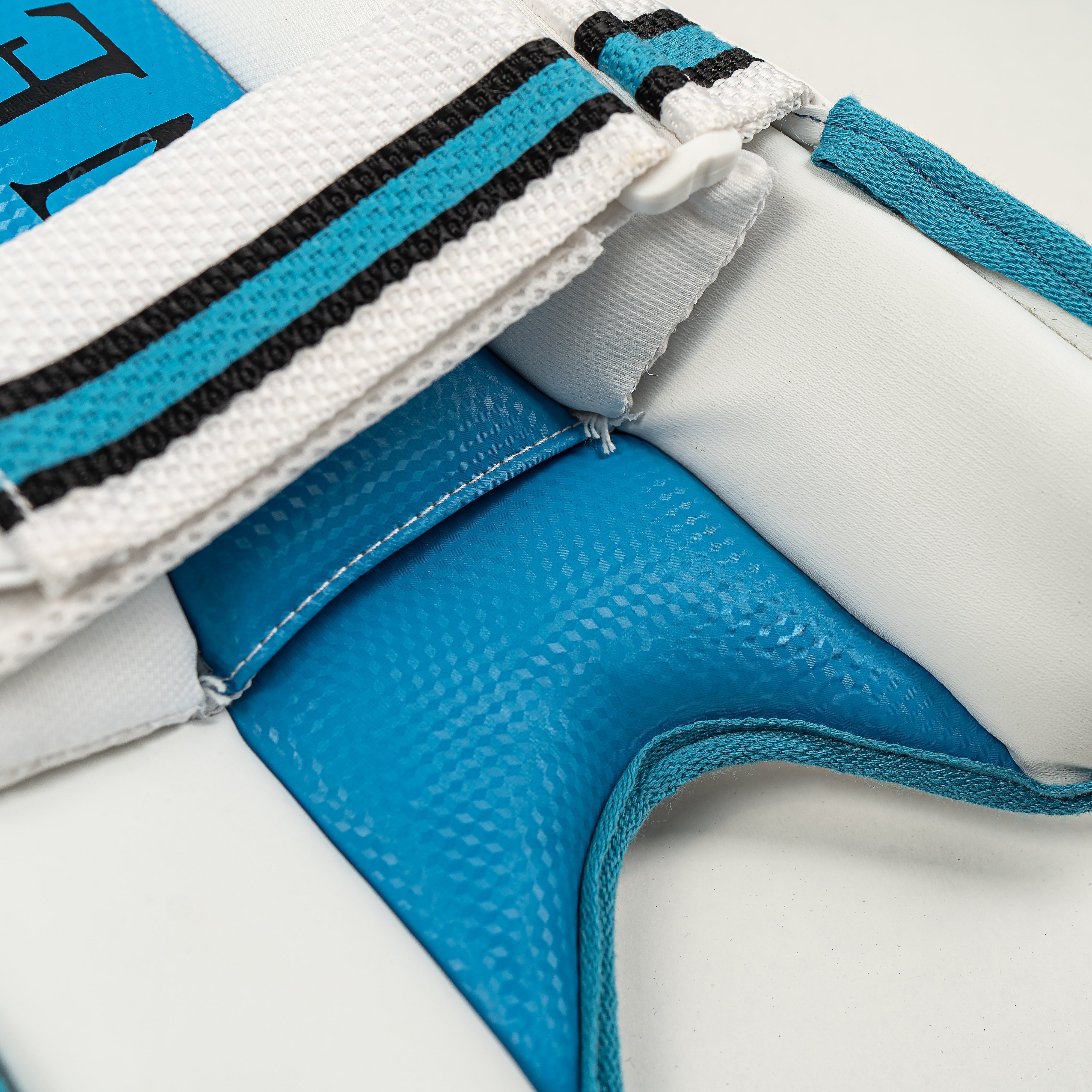 Newbery 2.0 Player Batting Pads